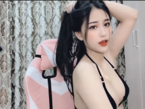 Em hot girl việt nam Kaa Mii live trực tiếp gọi vốn